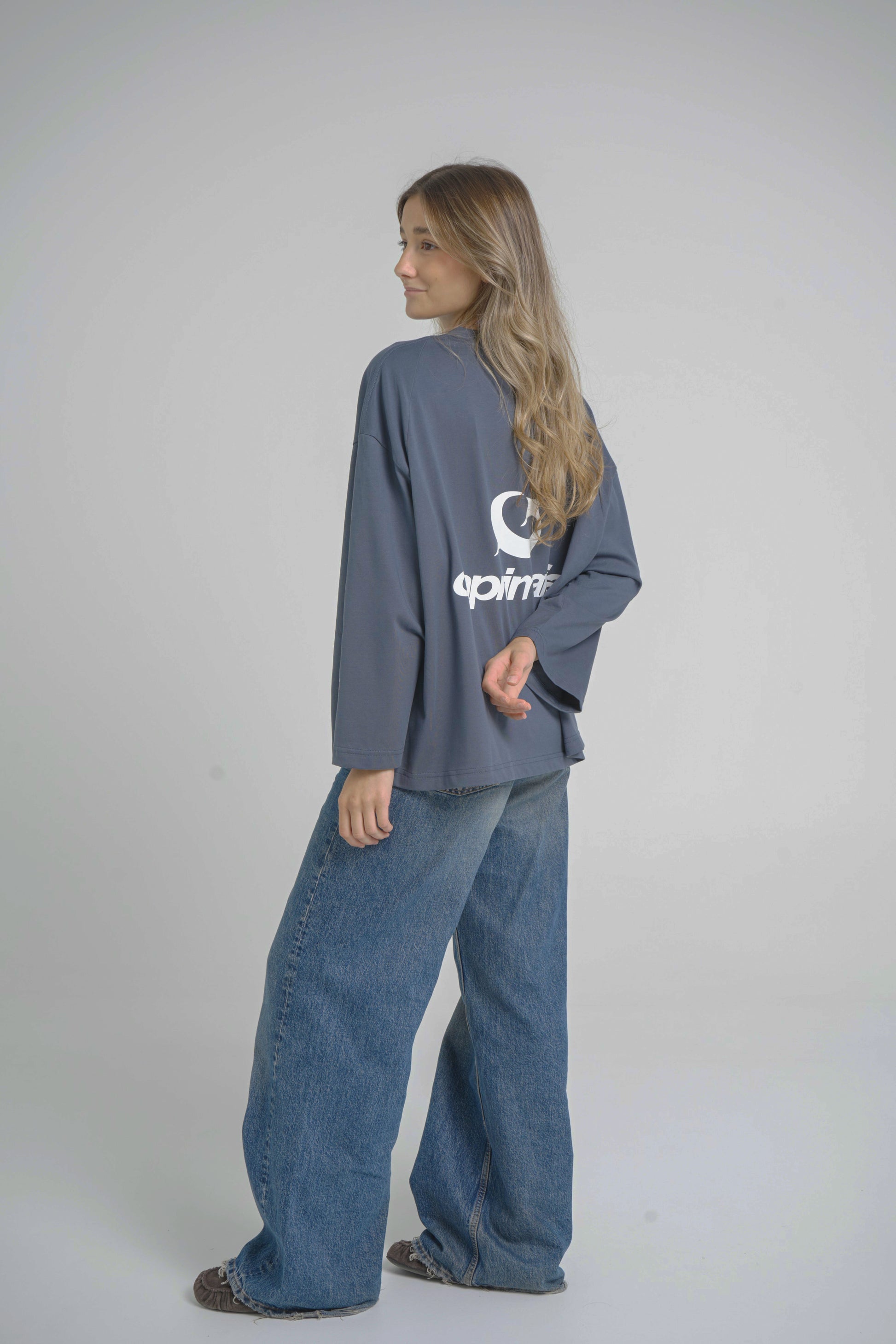 Longsleeve Azul BAJAMAR SS26 — modelo masculino SS26