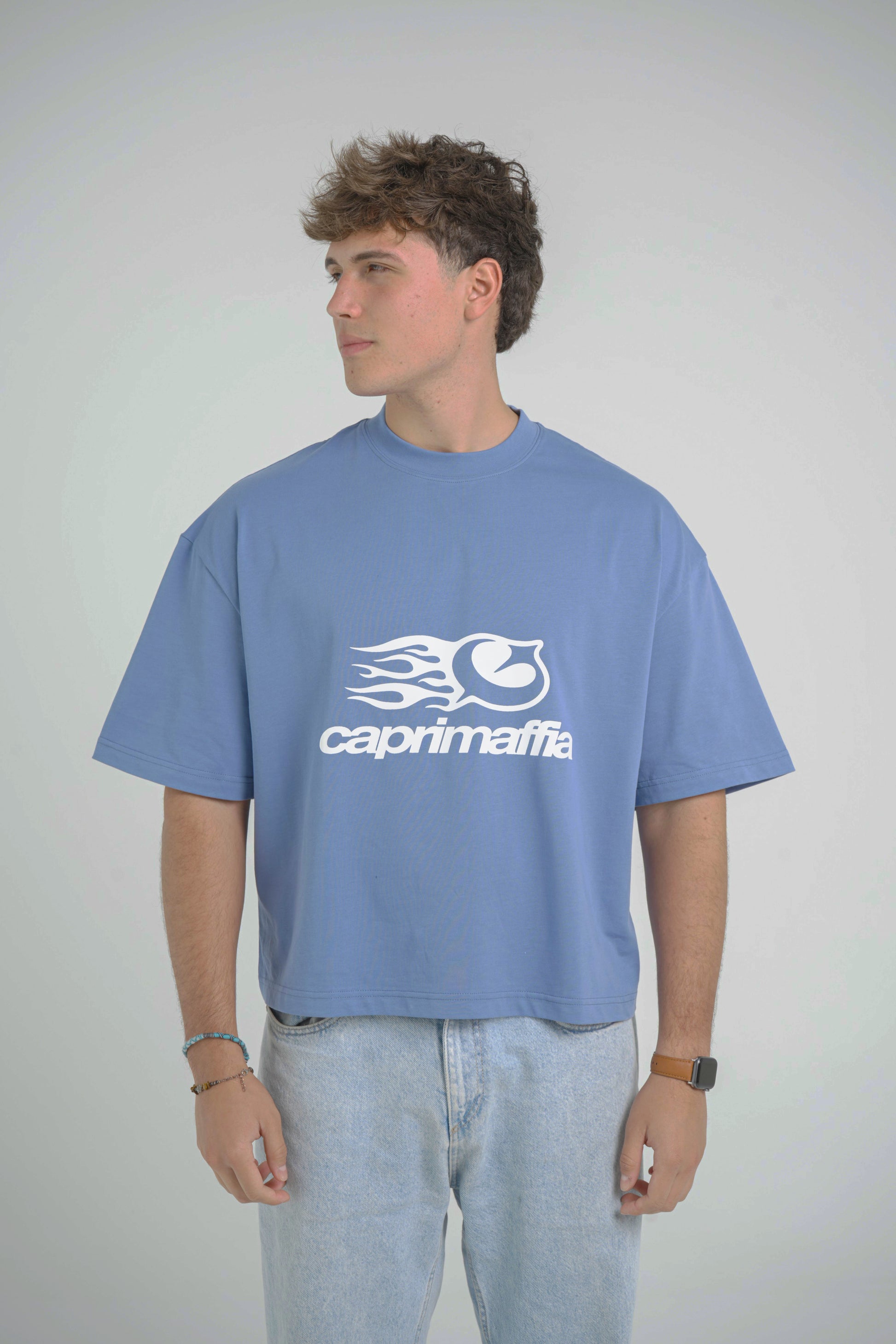 Camiseta Celeste Oversized BAJAMAR SS26 — modelo femenino SS26