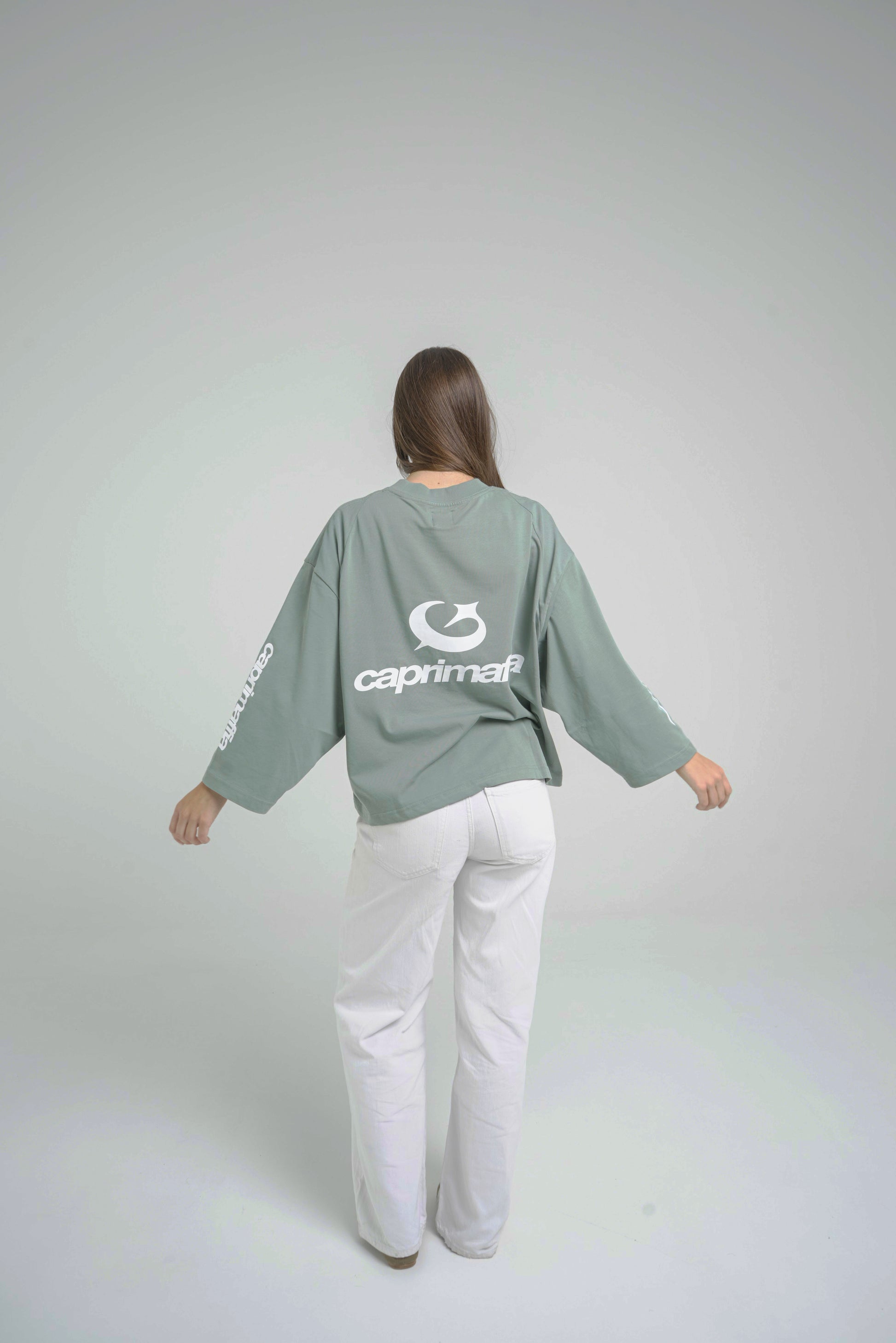 Longsleeve Verde BAJAMAR SS26 — modelo masculino SS26