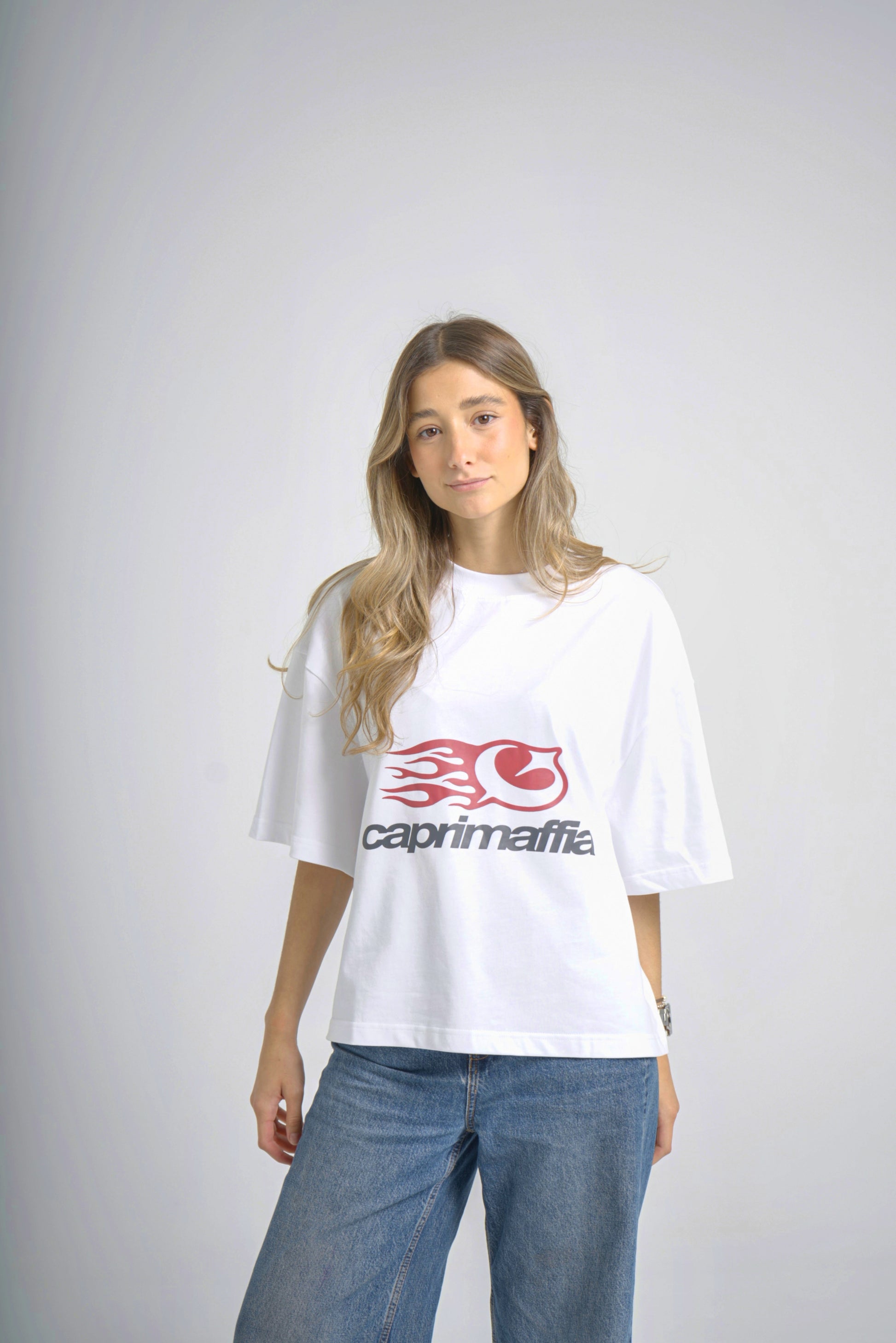 Camiseta Blanca Oversized BAJAMAR SS26 — modelo masculino SS26