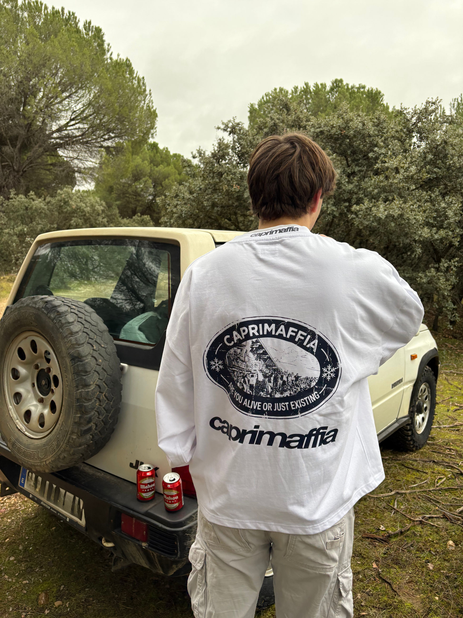 WHITE ACTIVE WEAR CREWNECK