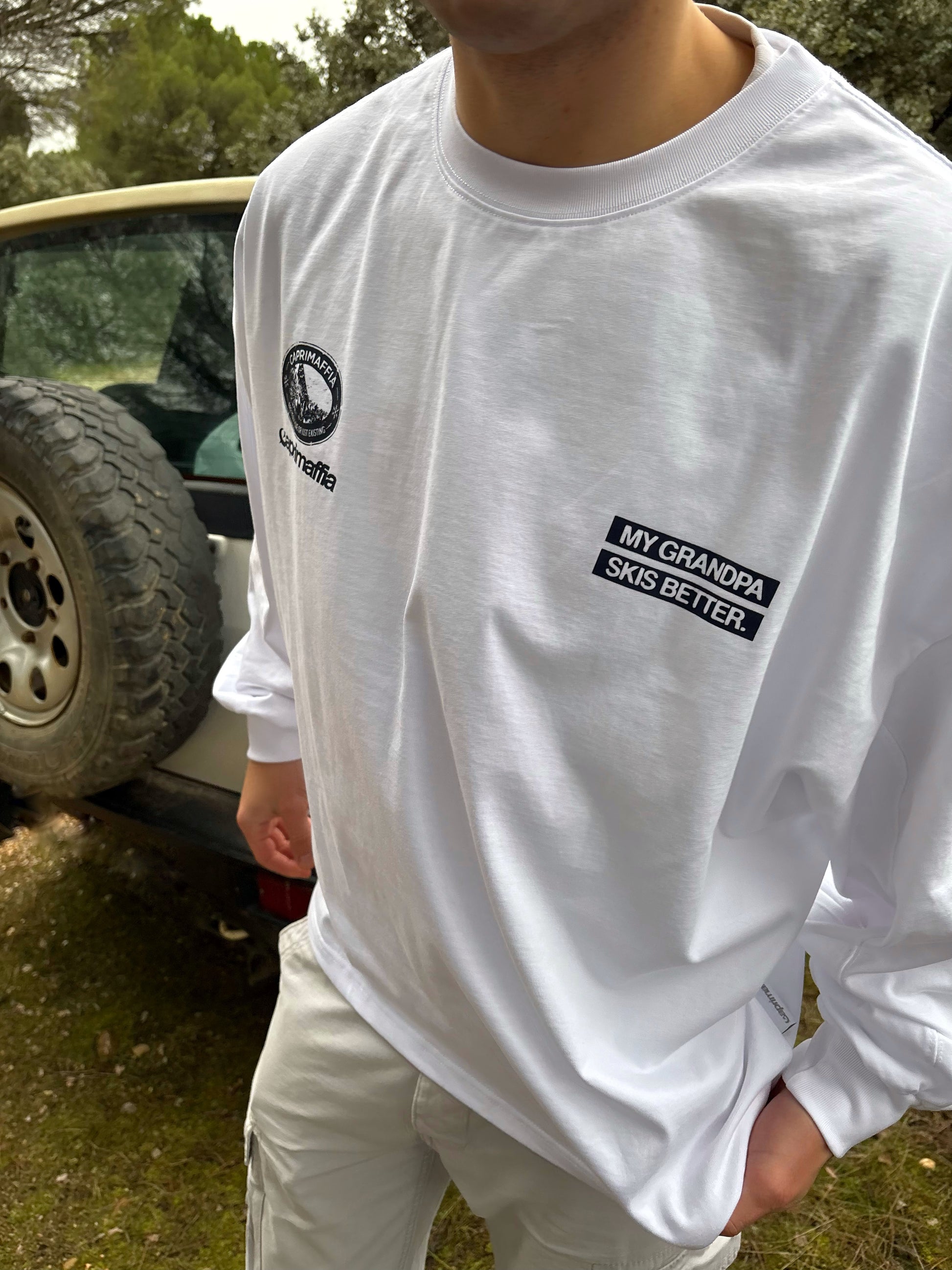 WHITE ACTIVE WEAR CREWNECK
