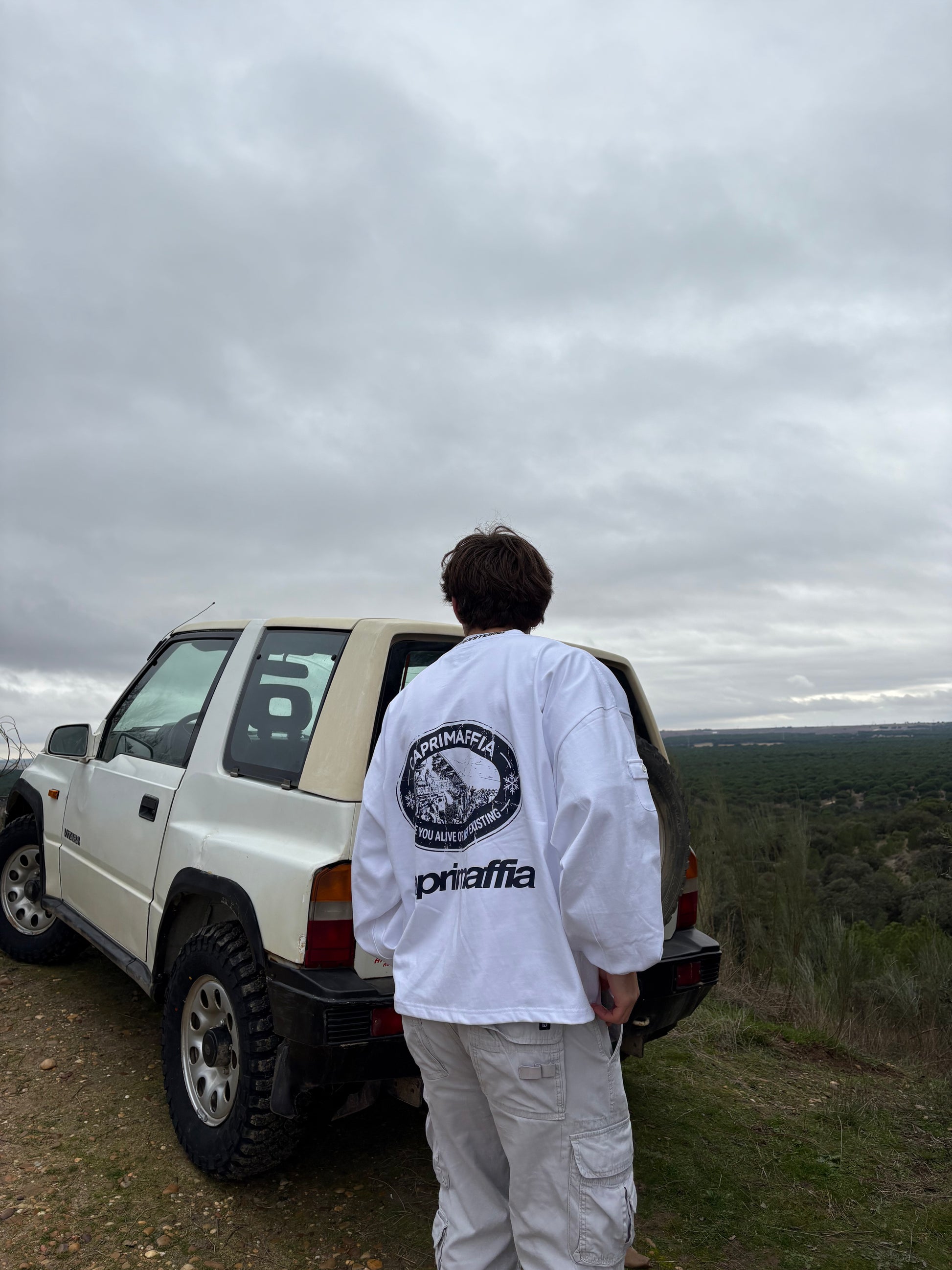 WHITE ACTIVE WEAR CREWNECK