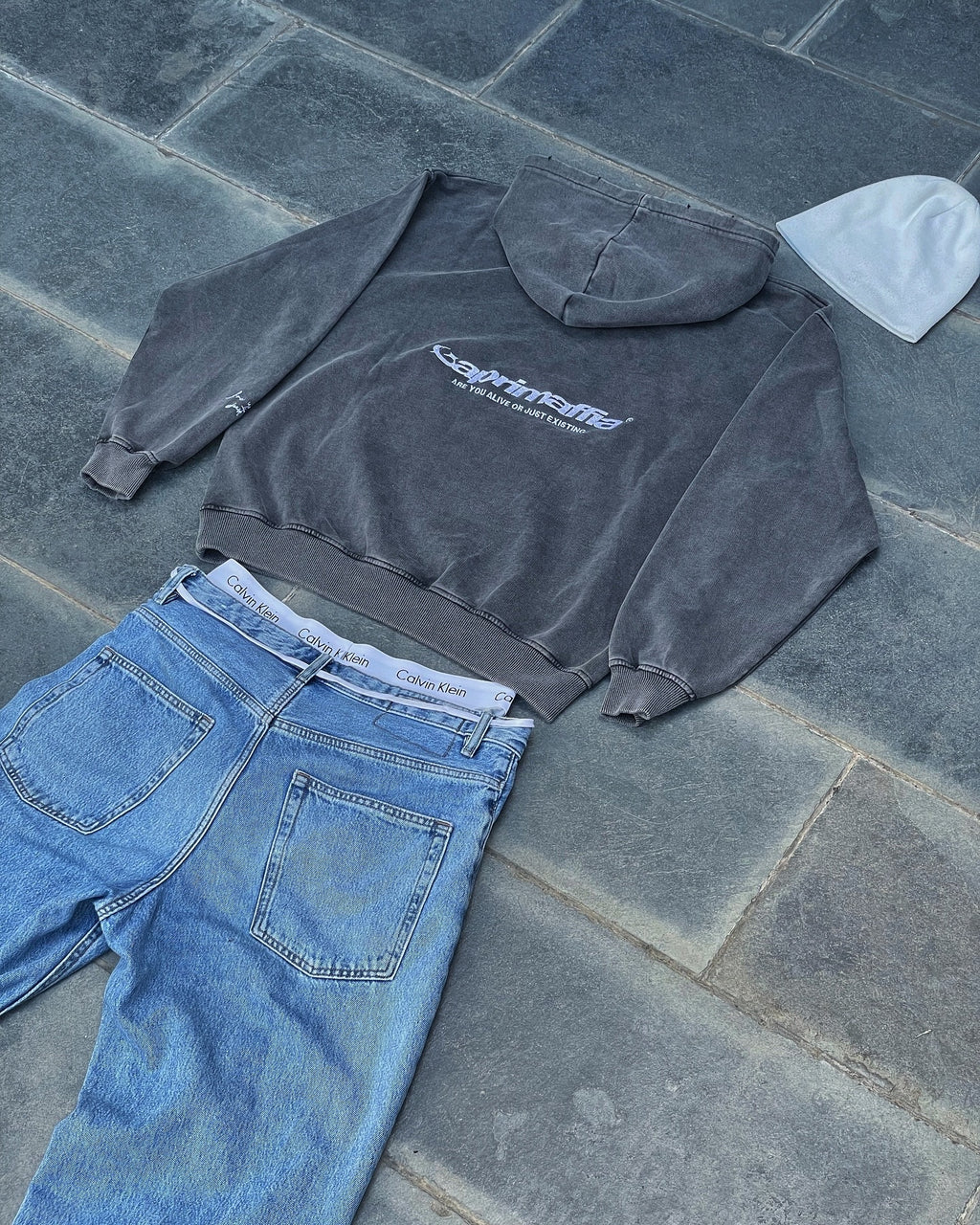 CARBON GRAY ICON HOODIE
